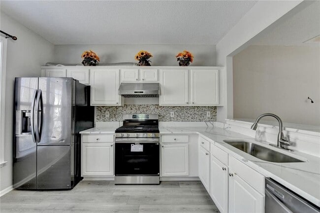 Photo - 4061 Howell Park Rd