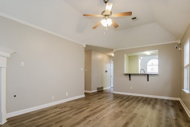 Photo - 7858 Fallstone Rd