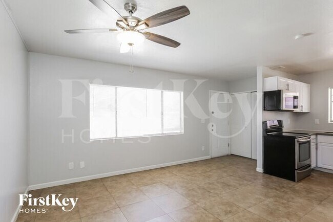 Photo - 3168 W Altadena Ave