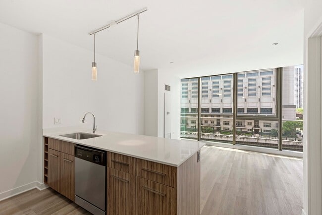 Building Photo - 347 W Wolf Point Plaza