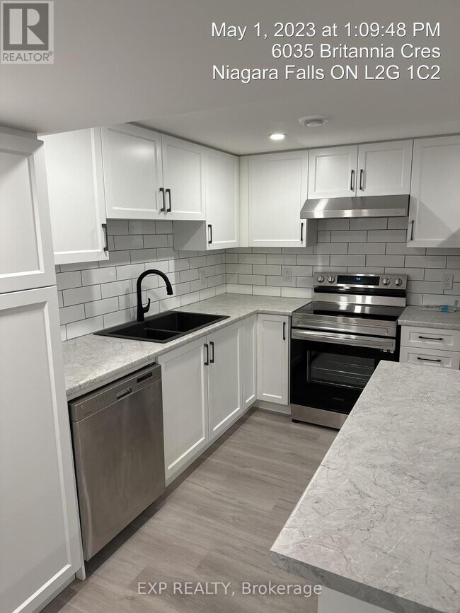 Photo - 6035 Britannia Crescent