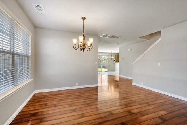 Photo - 1216 Mathias St