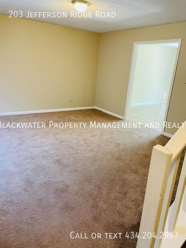 Photo - 203 Jefferson Ridge Rd