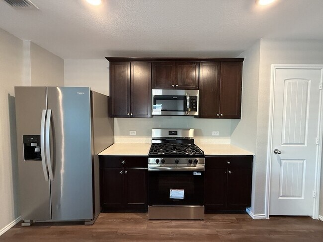 Photo - 413 Everglades St