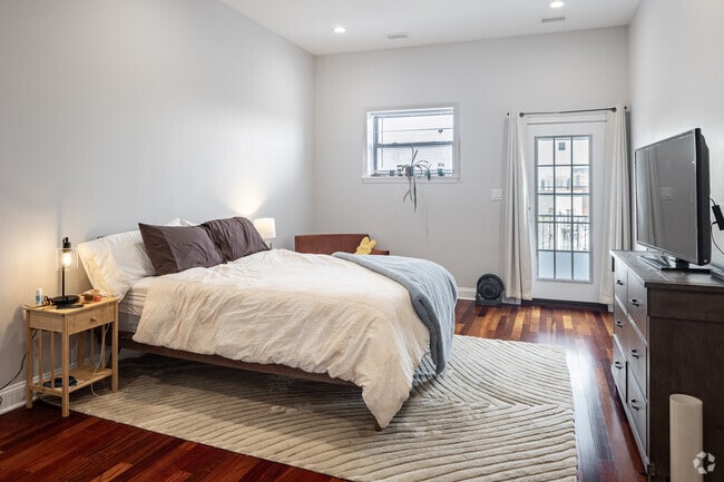 3BR, 2BA - 1,400SF - Primary Bedroom - 3341-3343 N CLARK CONDOMINIUM ASSOCIATION