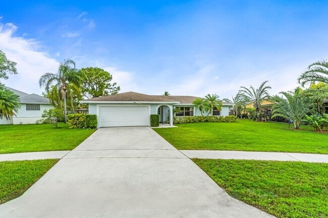 Photo - 1849 Tulip Ln