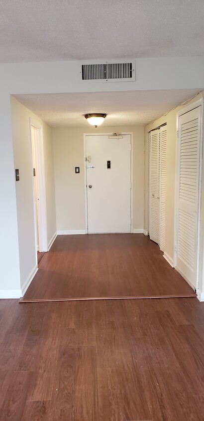 Entry way with a large closet and entry to kitchen - 6301 Stevenson Ave (Alexandria, VA)