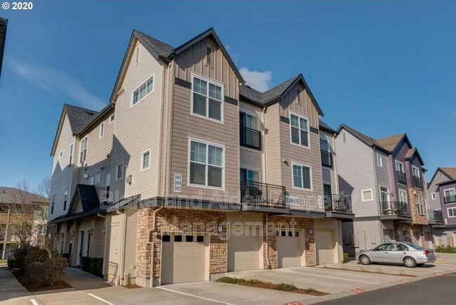 Building Photo - 10805 NE Red Wing Way