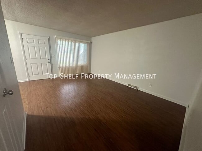 Building Photo - 607 E McKinley Ave