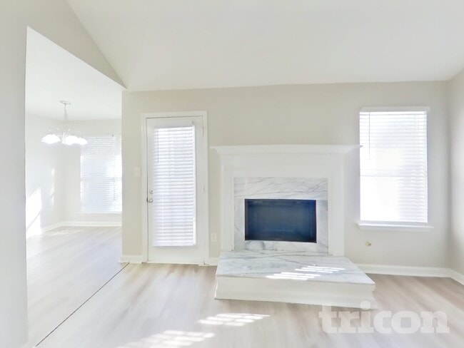 Photo - 65 Applewood Cir