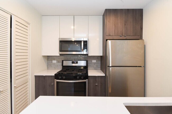 853 W Grace St Unit 201D