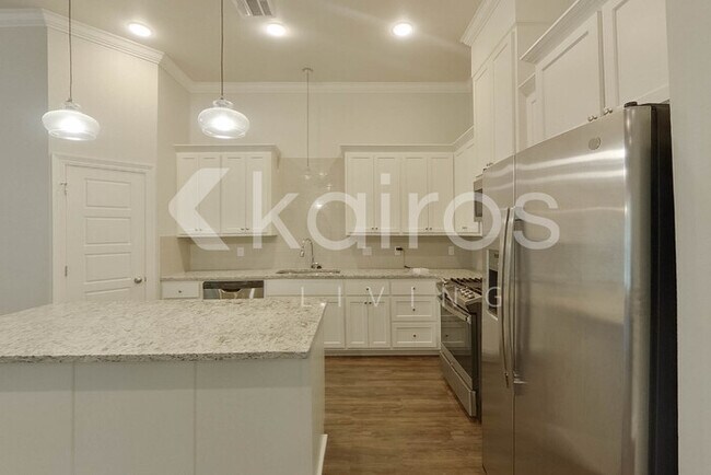 6536 Roux Dr