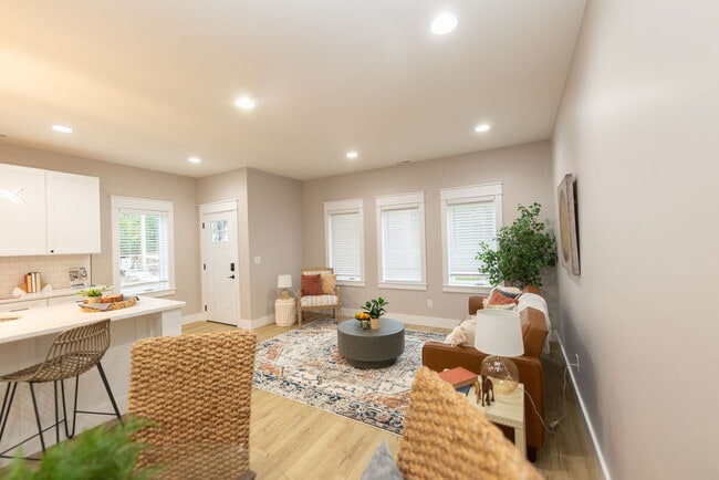 Photo - 416-420 N Jefferson St
