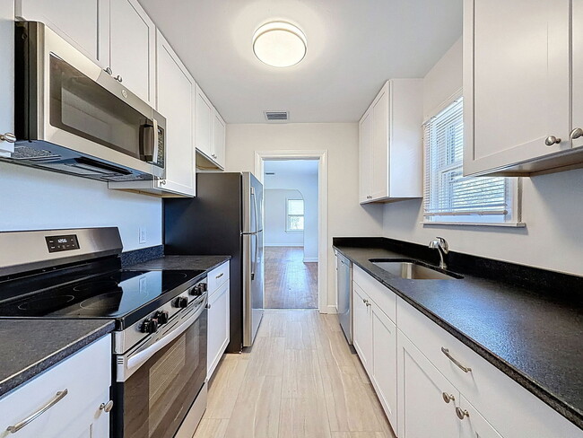 Photo - 3800 Dartmouth Ave N