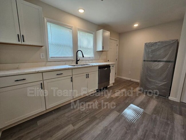 Photo - 2507 Moreland St