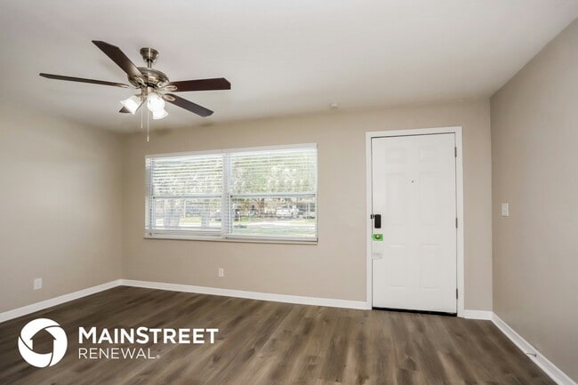 Photo - 8765 56th St