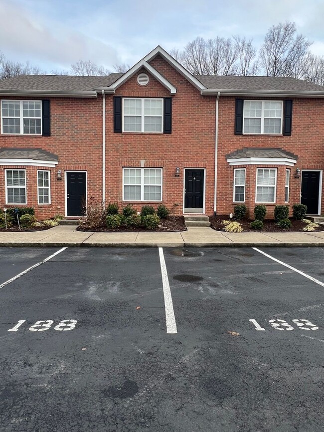 2 Bedroom Townhome Close to Downtown Frank... - 2 Bedroom Townhome Close to Downtown Frank...