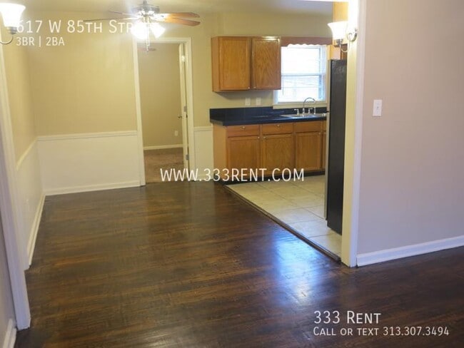Photo - 617 W 85th St