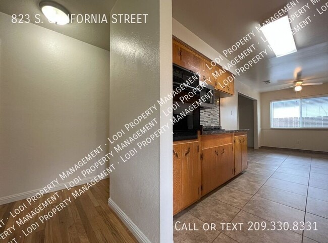 Photo - 823 S California St