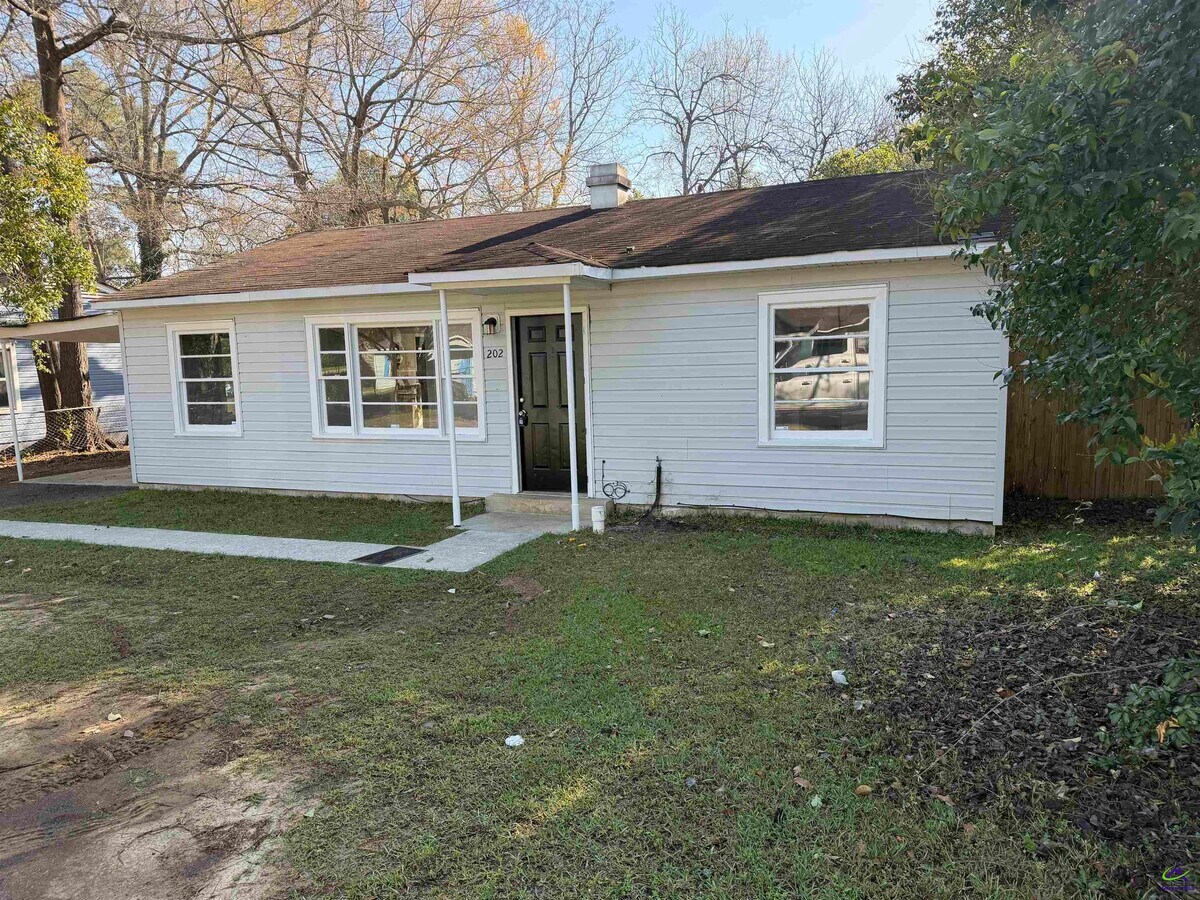 Photo - 202 Ruzelle St