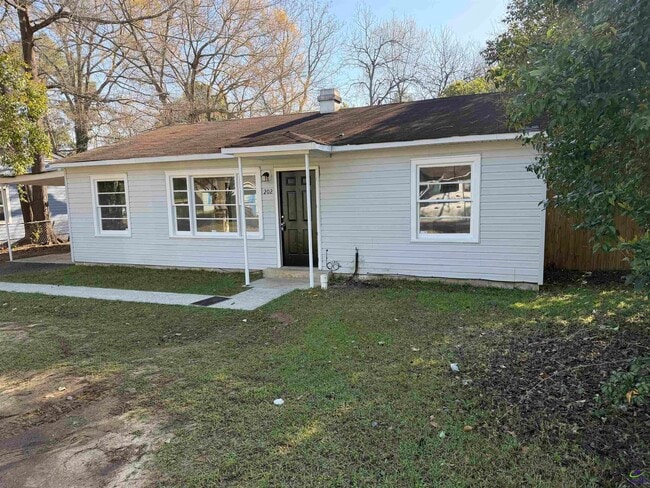 Building Photo - 202 Ruzelle St