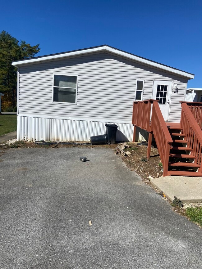 Photo - 103 Boxwood Ln