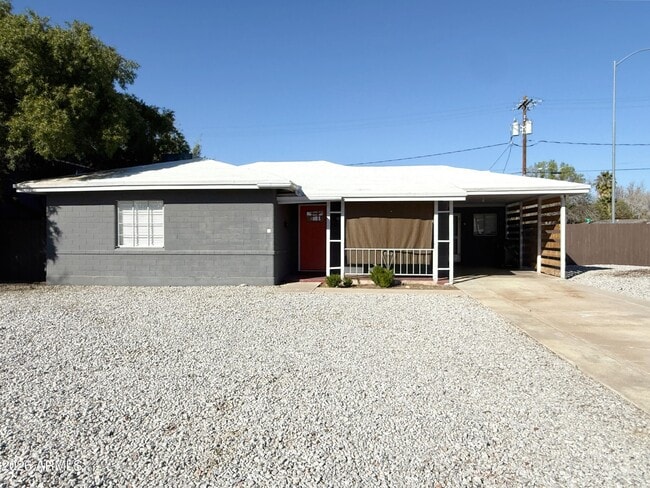 Building Photo - 102 W 8th Pl