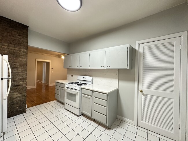 Photo - 4118 N Clarendon Ave Unit 2