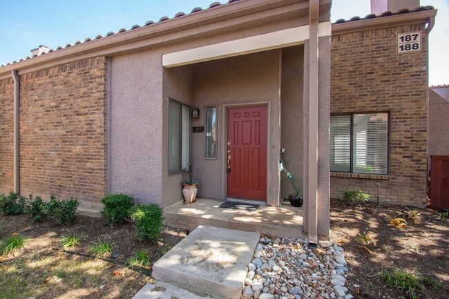 Photo - Fantastic Location 2 Bedroom 2 bath Condo
