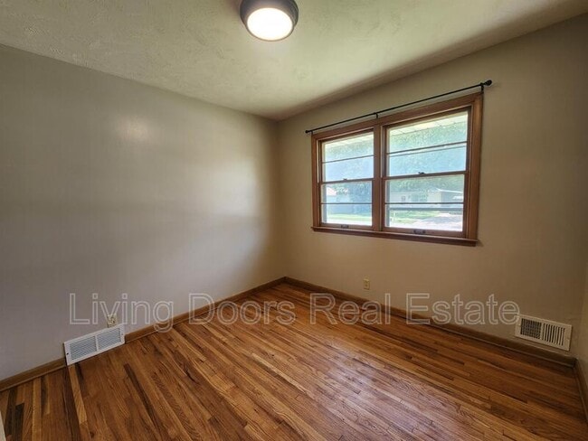 Photo - 3910 N 12th St