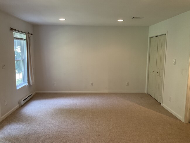 Photo - 1437 Glenside Grn