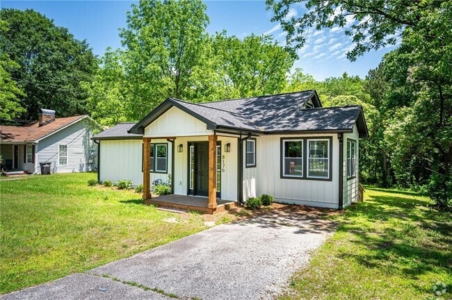 Building Photo - 8176 Camp St Rental