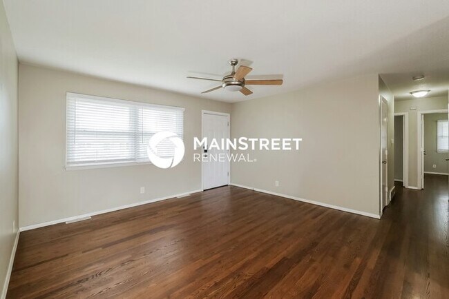 3 Bedroom Pet-Friendly Home in Independence, MO with Main Street Renewal