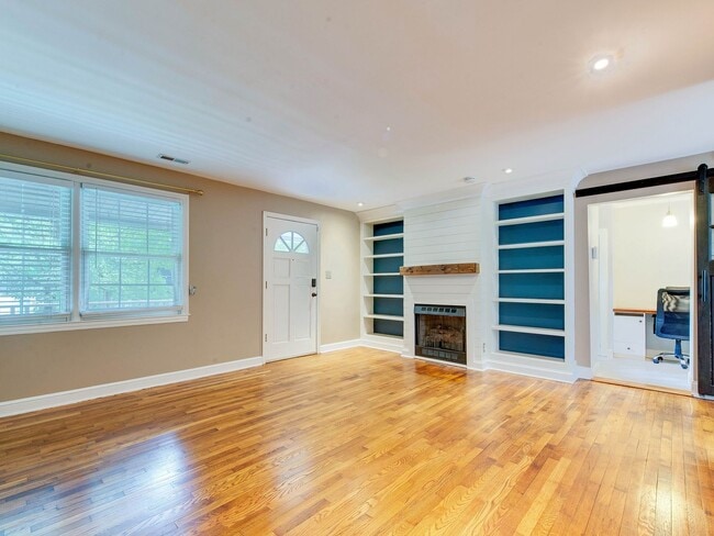 Photo - Charming Chantilly cottage for rent!