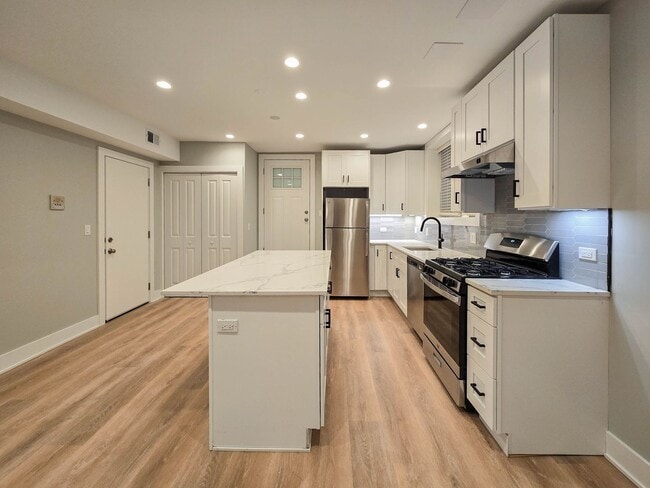 Photo - 4840 N Wolcott Ave Unit GDN