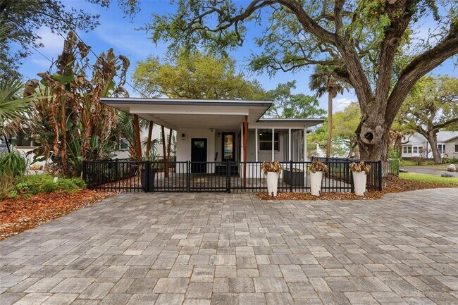 Photo - 306 S Pine St