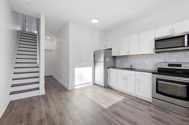 Building Photo - 2BR/3BA House | Central AC | Fast Approval