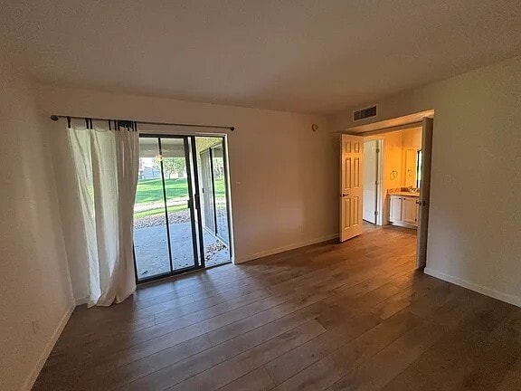 Photo - 9550 N 94th Plz Unidad 104