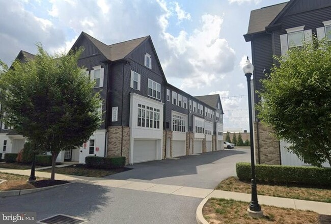 Building Photo - 318 Mayer Pl Rental