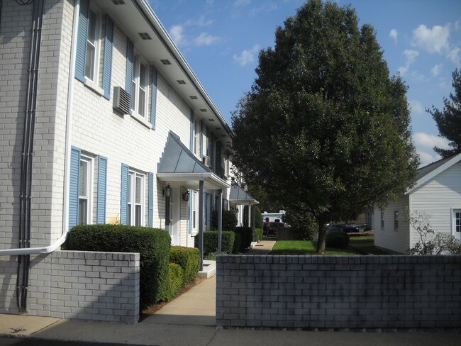Photo - 124 S 4th St Apartments Unit 4