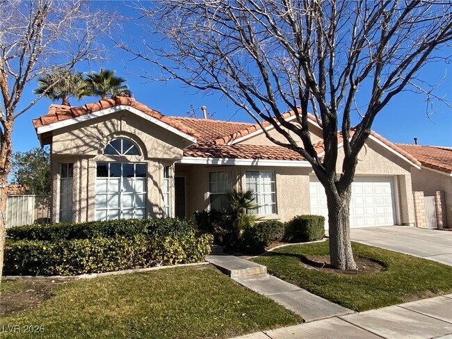 Photo - 8090 Kinsella Way