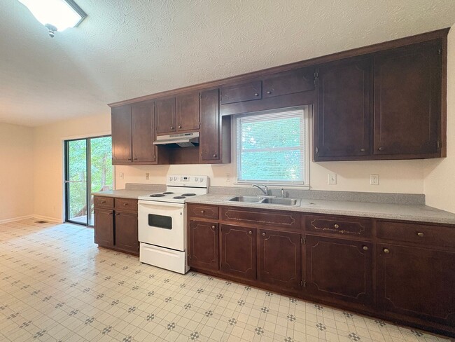 Photo - 1112 Ridge Dr