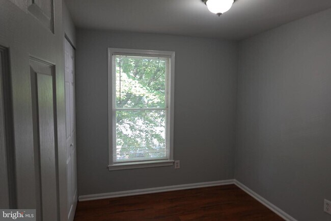 Photo - 1912 Pohick Creek Ct