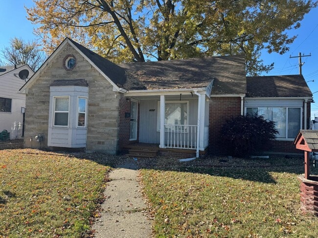 Building Photo - 19029 Plainview Ave