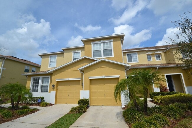 Building Photo - Conserviation View - 3/2.5 Townhome with Lakeside Pool & Lakeside walking trial - gated community