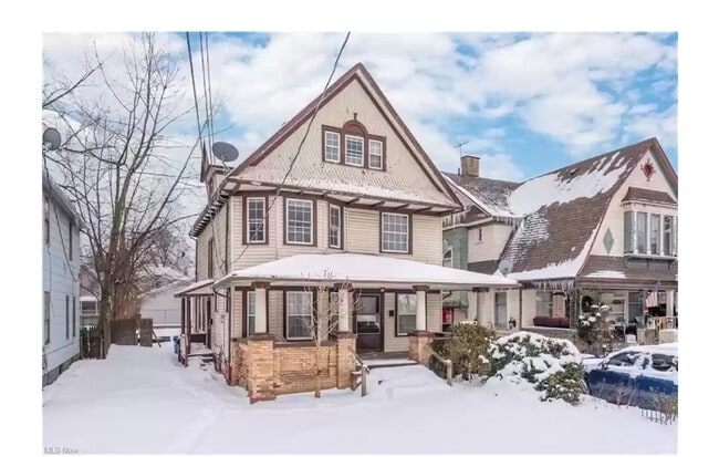 Building Photo - 3219 Daisy Ave Unit 1