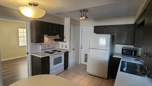 Photo - 231 Shore Ln