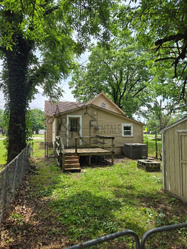 Photo - 408 W 4th St