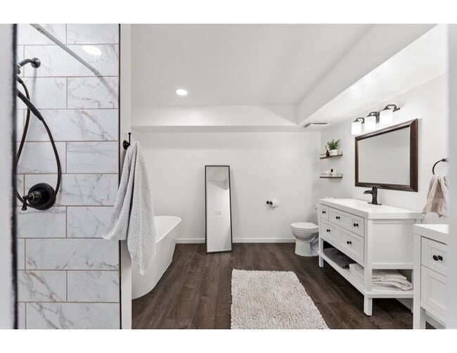 Building Photo - 12024 W Cross Dr Unit 206 Rental