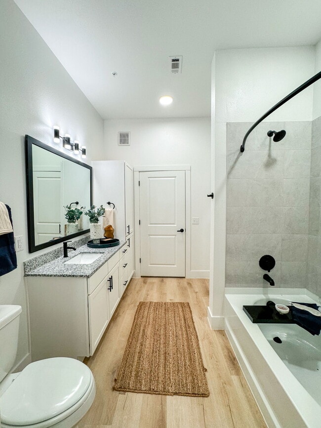 Photo - 15649 Vacca Wy Unidad 1309